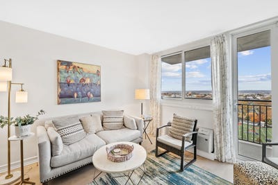 /international/us/100-manhattan-ave-union-city-nj-110108411264/