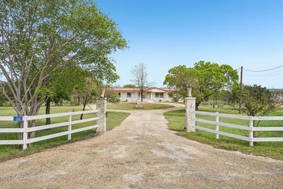 /international/us/250-wharton-rd-kerrville-tx-110120055182/