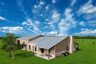 /international/us/326-county-road-451-waelder-tx-110109694898/