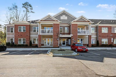 /international/us/611-weather-ridge-lane-cary-nc-110102168703/