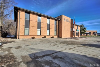 /international/us/3-club-centre-suite-a-edwardsville-il-110104105283/