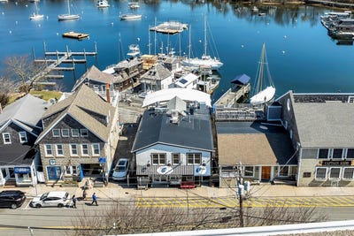 /international/us/87-water-street-woods-hole-ma-110098398245/