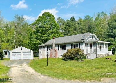 /international/us/161-horse-heaven-road-east-nassau-ny-110108346270/