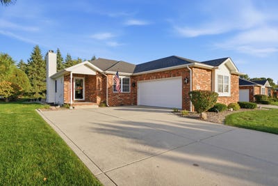 /international/us/920-stillwater-pkwy-crown-point-in-110120580790/
