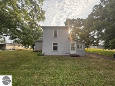 /international/us/8172-s-bloomer-street-carson-city-mi-110100806773/