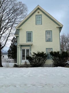 /international/us/46-cedar-street-dover-foxcroft-me-110104413703/