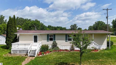 /international/us/4718-spur-road-breckenridge-mi-110109209418/