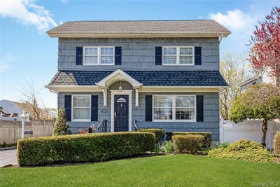 /international/us/2000-bergen-street-north-bellmore-ny-110107481592/