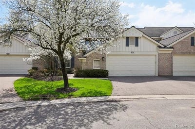 /international/us/7311-danbury-drive-west-bloomfield-twp-mi-110107570768/