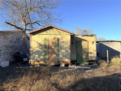/international/us/200-w-4th-street-bishop-tx-110105425505/