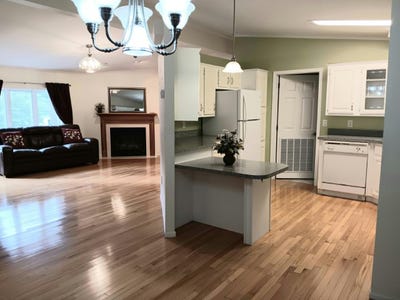/international/us/1810-oak-point-drive-middleborough-ma-110120104237/