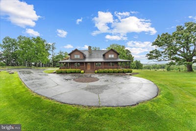 /international/us/18837-trinity-church-road-purcellville-va-110108256908/