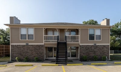 /international/us/8109-foxfire-lane-white-settlement-tx-110119439768/