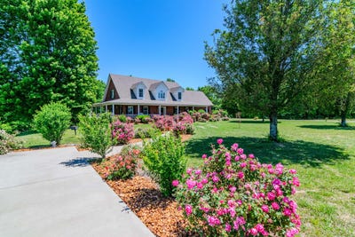/international/us/200-english-lane-columbia-ky-110108019793/