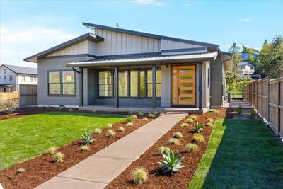 /international/us/360-briscoe-place-ashland-or-110100243995/