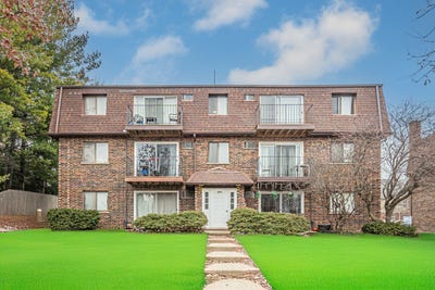 /international/us/1225-whispering-hills-court-naperville-il-110105279769/