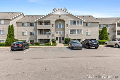 /international/us/8362-n-jasonville-court-se-caledonia-mi-110108987528/