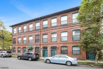 /international/us/105-marion-st-paterson-city-nj-110106479406/