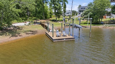 /international/us/105-somerset-court-leesville-sc-110107845541/