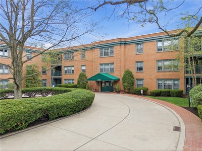 /international/us/5825-5th-ave-shadyside-pa-110107735497/