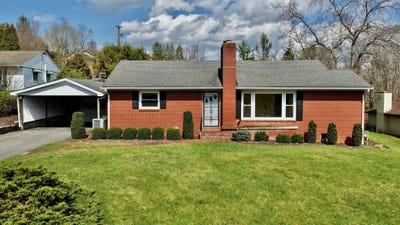 /international/us/405-alderson-st-lewisburg-wv-110108345706/