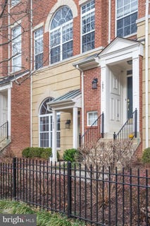 /international/us/1931-crescent-park-drive-reston-va-110108015674/