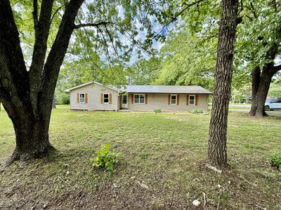 /international/us/8030-indiana-drive-houston-mo-110099735523/