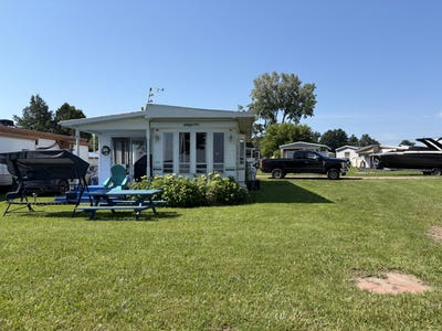 /international/us/35-marine-village-road-plattsburgh-ny-110109169601/