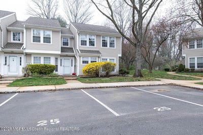 /international/us/25-duncan-way-freehold-nj-110108377649/