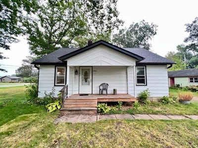 /international/us/5810-n-stubbins-avenue-stone-lake-wi-110098822286/