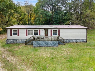 /international/us/214-maybrook-road-pembroke-va-110120537875/