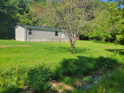 /international/us/150-e-right-fork-sugar-camp-road-drive-booneville-ky-110094198056/
