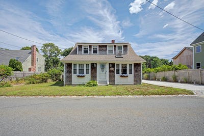 /international/us/34-pleasant-street-dennis-port-ma-110109884461/