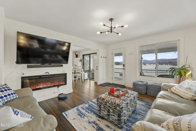 /international/us/1526-north-st-pittsfield-ma-110106181503/