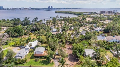 /international/us/67-oak-street-north-fort-myers-fl-110100590216/?lang=en