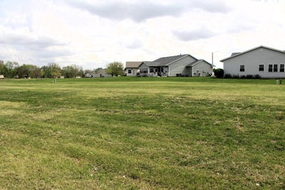 /international/us/1205-w-leander-street-lot-26-clinton-il-110107416464/