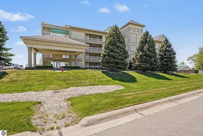 /international/us/576-n-huron-rd-au-gres-mi-110108251921/