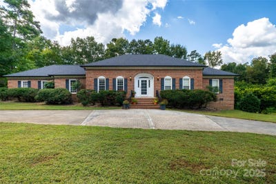 /international/us/124-windsor-greene-drive-monroe-nc-110102466192/