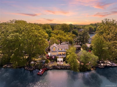 /international/us/20-point-drive-s-lake-peekskill-ny-110108021781/