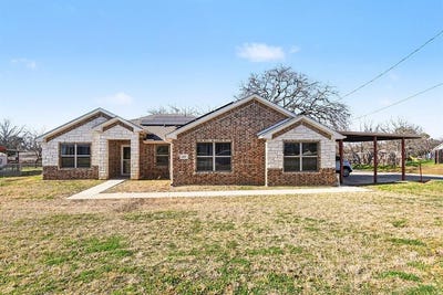 /international/us/621-n-avenue-b-springtown-tx-110104626701/