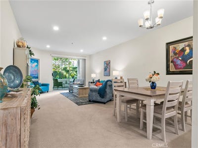 /international/us/25422-sea-bluffs-dr-dana-point-ca-110105321040/