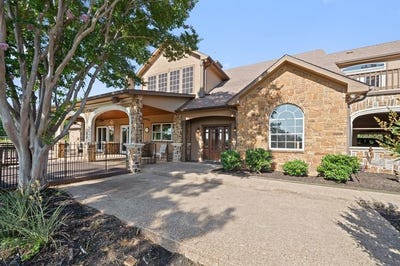 /international/us/6068-northview-court-aubrey-tx-110107161492/