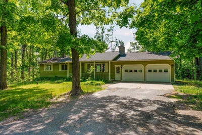 /international/us/886-knollwood-lane-gaylord-mi-110108627579/