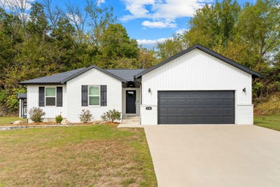 /international/us/110-sunrise-villa-drive-branson-mo-110120738572/