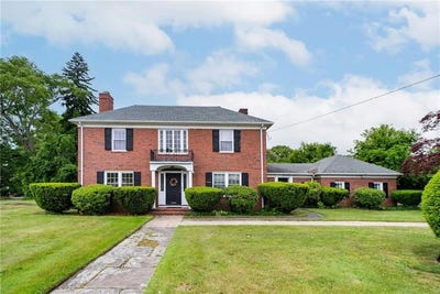 /international/us/873-warwick-avenue-warwick-ri-110108541793/