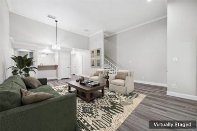 /international/us/207-e-harwood-road-euless-tx-110102470180/