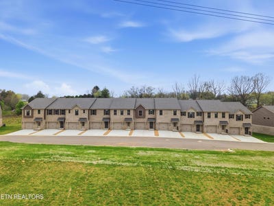 /international/us/8948-keenberg-lane-knoxville-tn-110108204014/