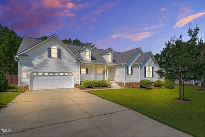 /international/us/233-meadow-hills-drive-four-oaks-nc-110101245446/