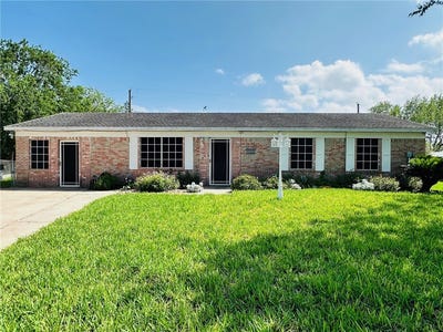 /international/us/1002-gillette-street-kingsville-tx-110108754343/
