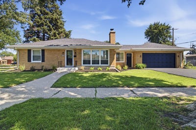/international/us/1857-bristol-avenue-westchester-il-110109068276/